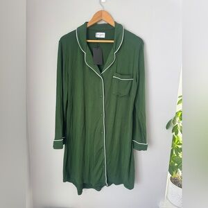 Riot Theory Forest Green Button-Front Nightshirt with White Piping Size Large